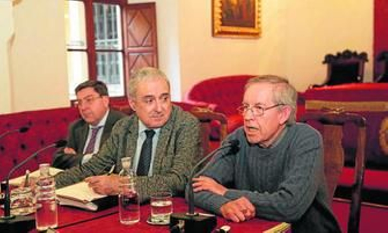 Mesa redonda sobre las Reales Atarazanas celebrada, ayer, en la Real Academia Sevillana de Buenas Letras.