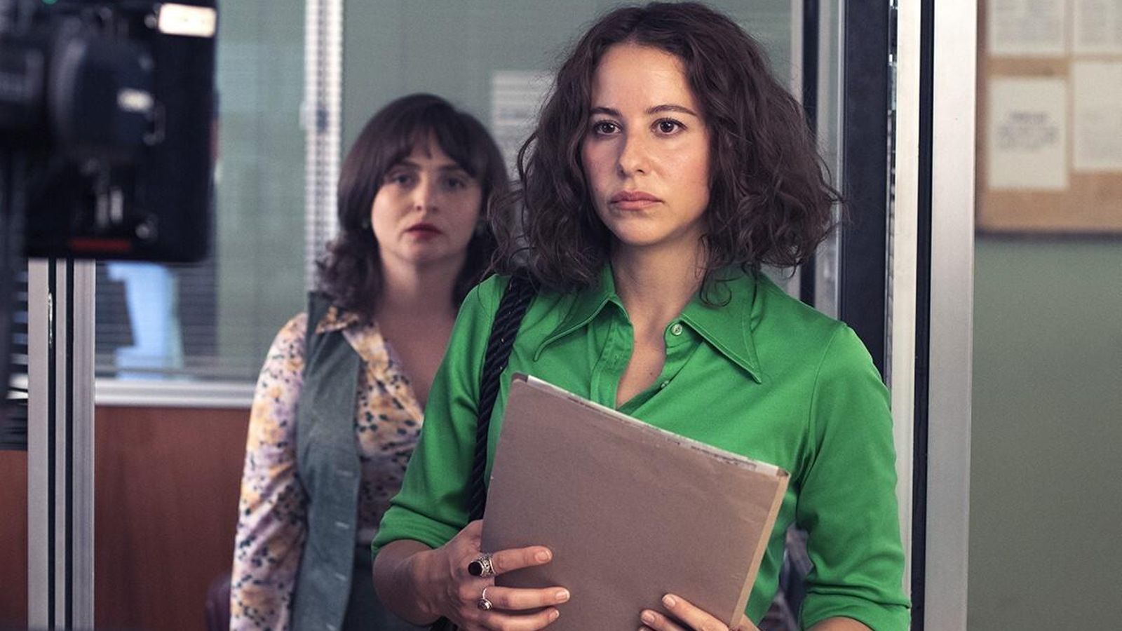 Irene Escolar como Manuela Carmena en 'Las abogadas', serie de RTVE