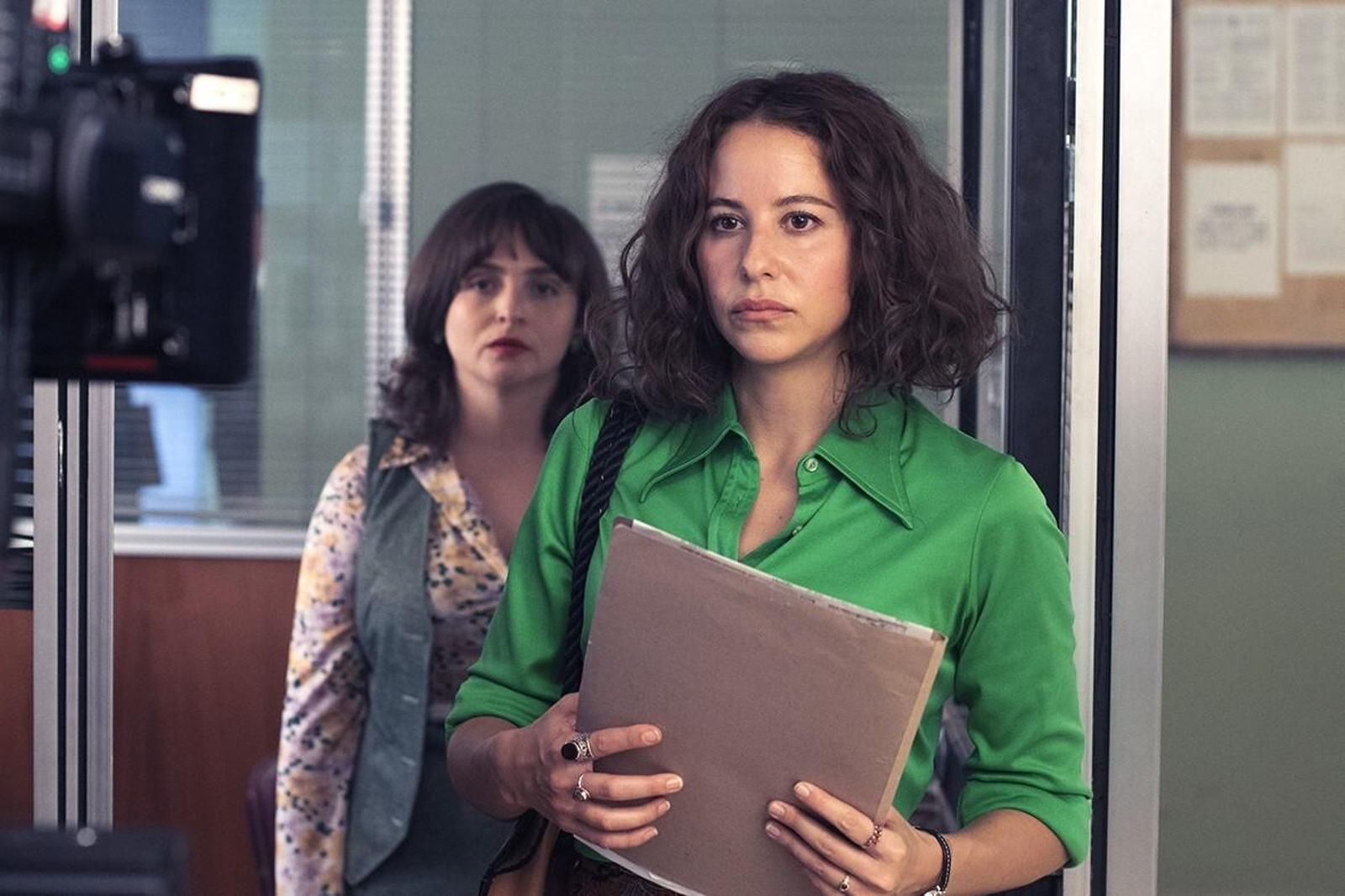 Irene Escolar como Manuela Carmena en 'Las abogadas', serie de RTVE