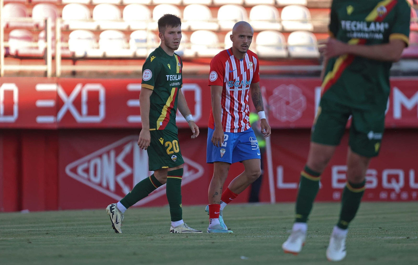 Las mejores fotos del Algeciras - Castellón de Primera RFEF