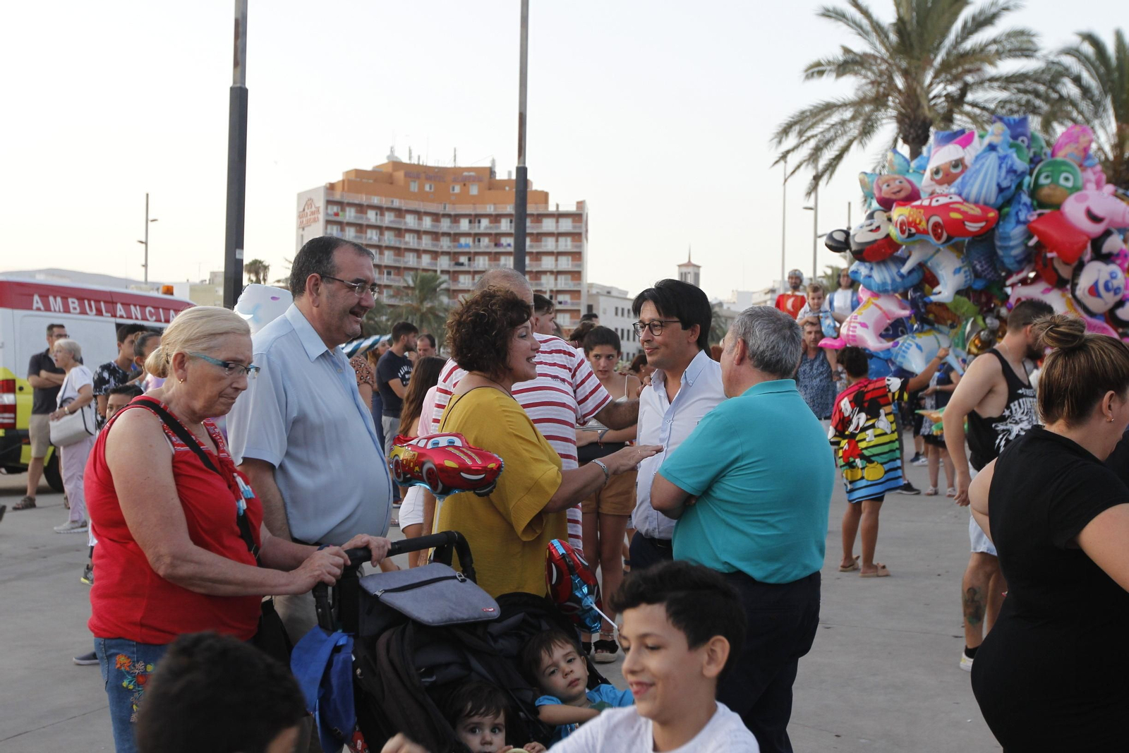 Fotogalería gigantes y cabezudos. Feria de Almería 2019