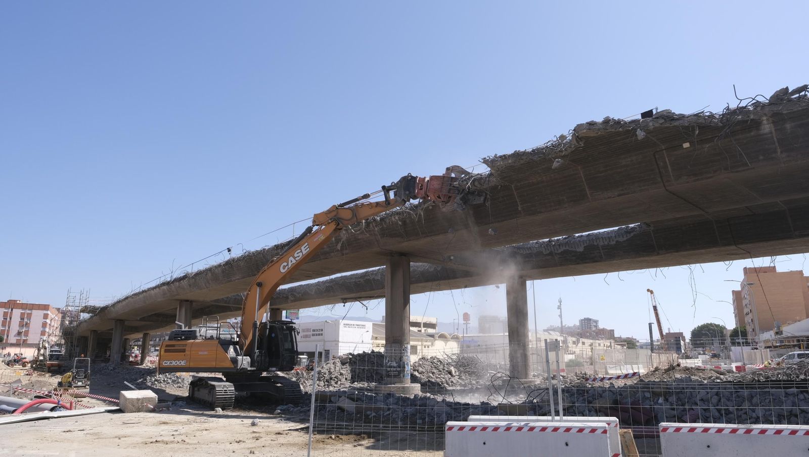 Corte de la Avenida de Montserrat por las obras del soterramiento del AVE, en imágenes