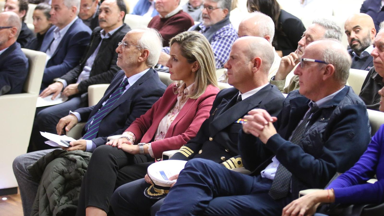 Asistentes a la jornada de debate en la Casa de las Mariposas