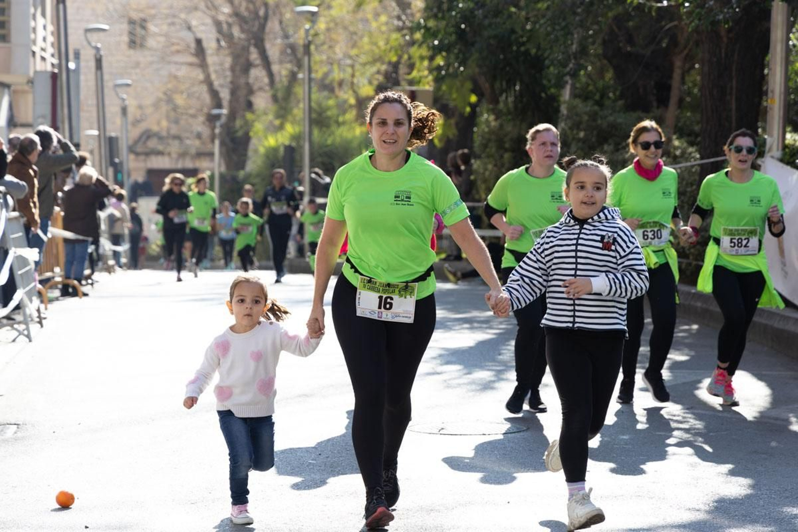 Deporte y solidaridad se unen en la IV Carrera Popular IES San Juan Bosco, en imágenes