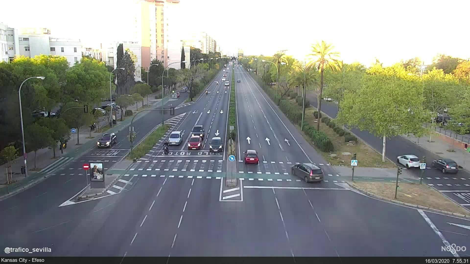 Estado del tráfico en la avenida de Kansas City, cruce con Éfeso, a las 7:55 horas.