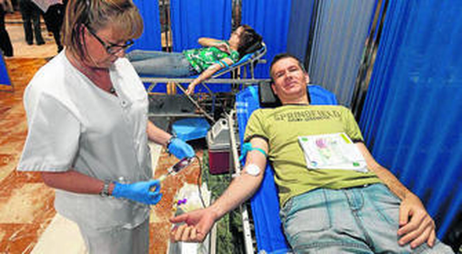 Más de 12.000 mensajes a móviles para buscar donantes de sangre