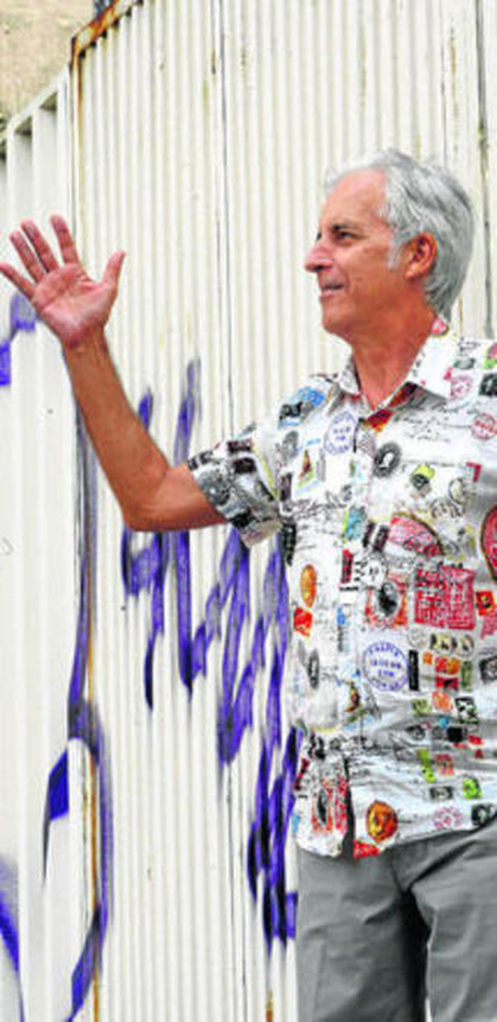 Kiko Veneno, a punto de echarse un cantecito.