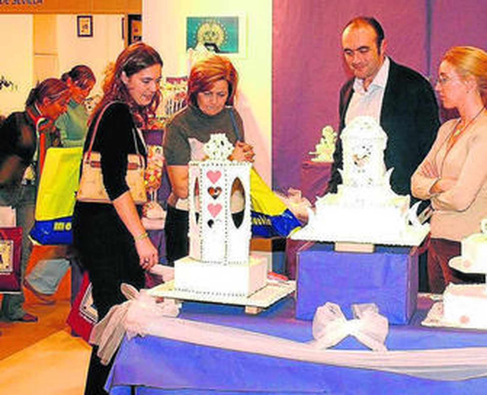 La feria acoge un centenar de expositores dedicados a las bodas.