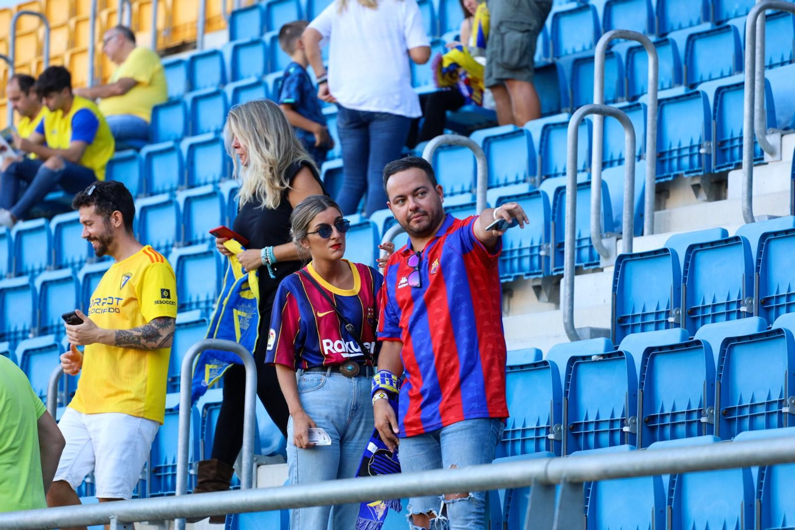 Búscate en el partido Cádiz-Barcelona