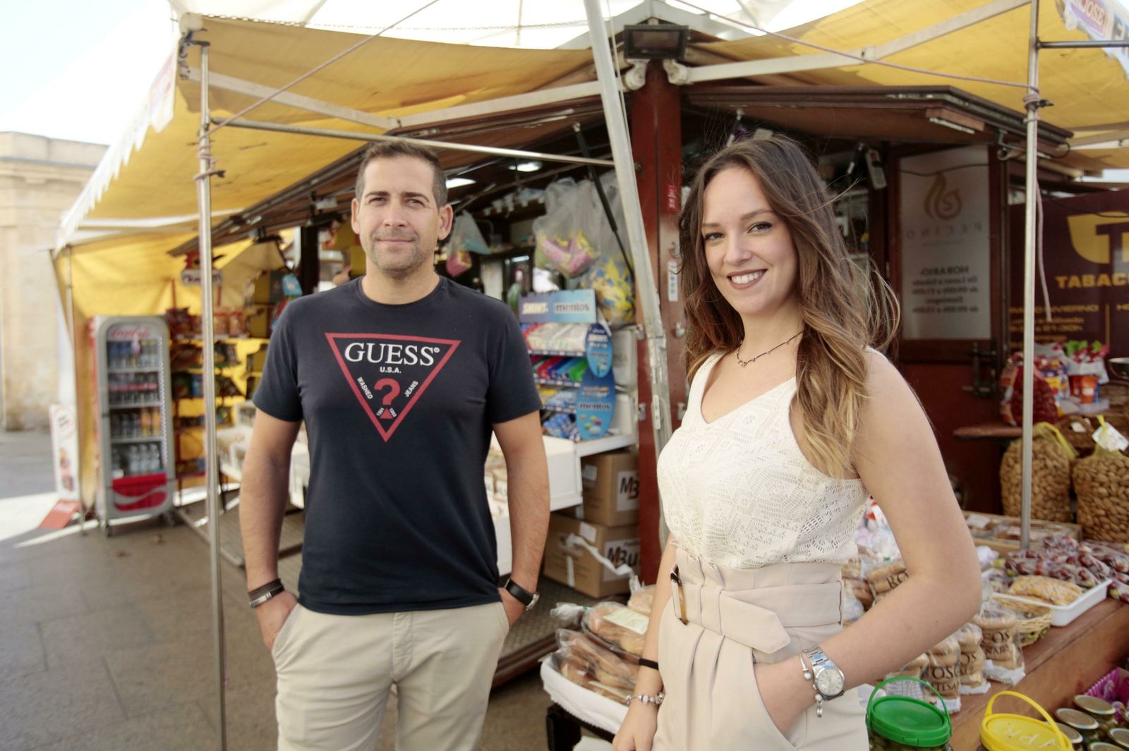 Pablo Villar y Sara Guerrero, nuevos propietarios de Frutos Secos Pecino.