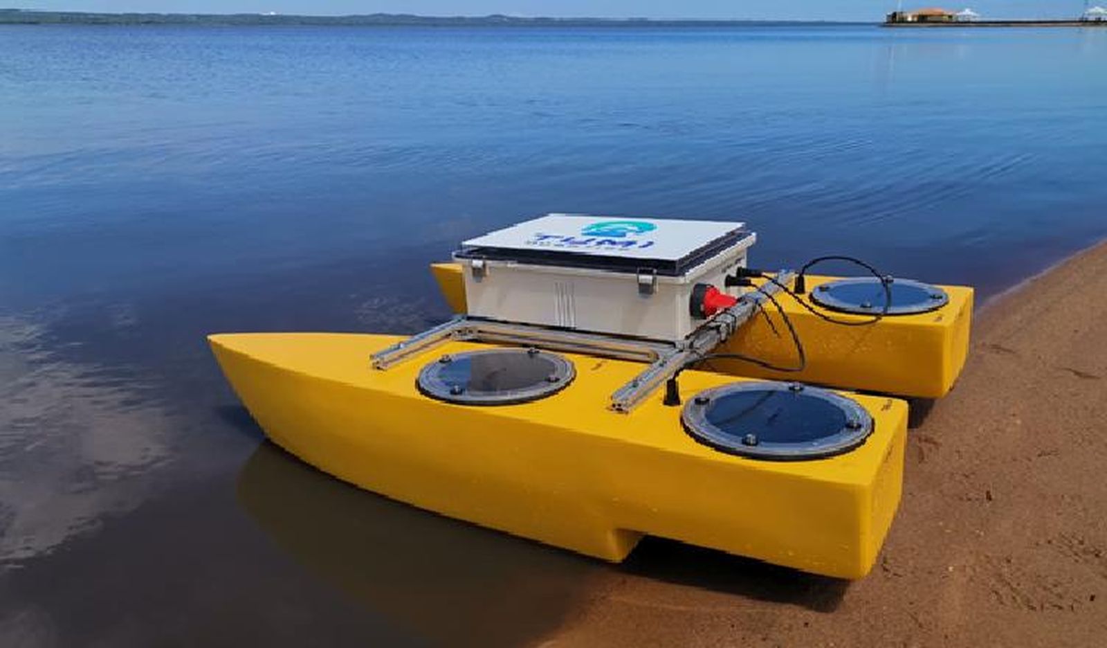 Drones acuáticos usados en la investigación de la Universidad Loyola Andalucía.