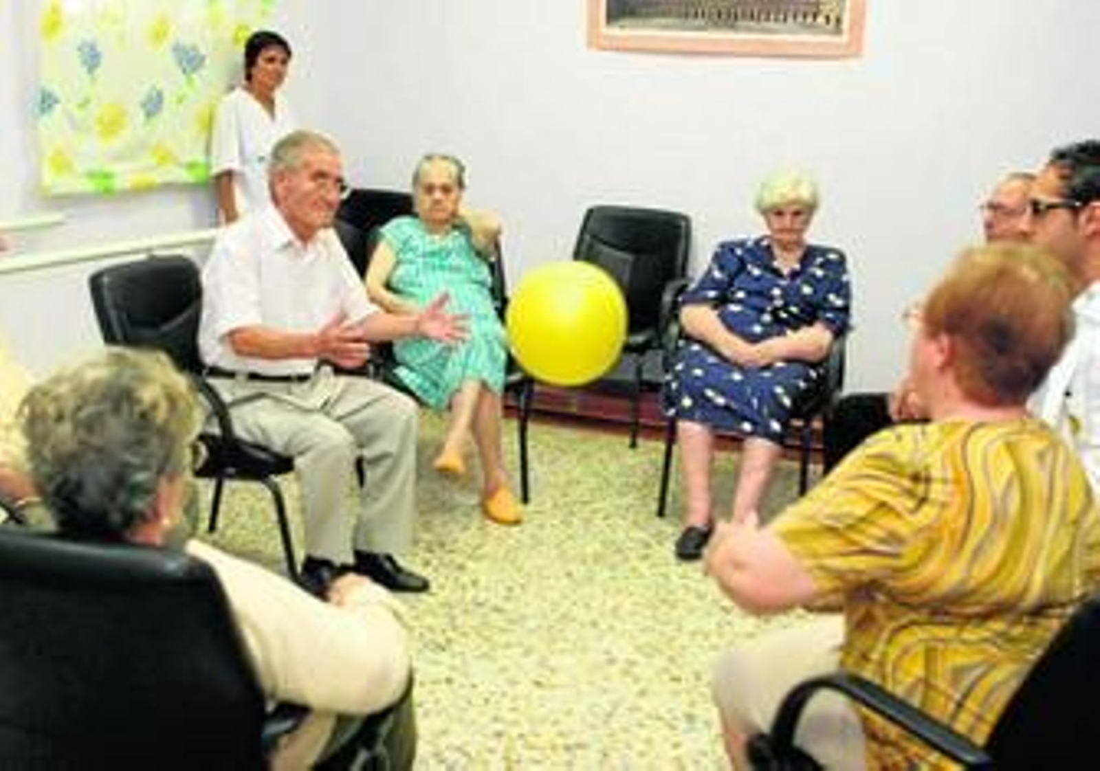Uno de los talleres que se desarrollan para enfermos de alzheimer.