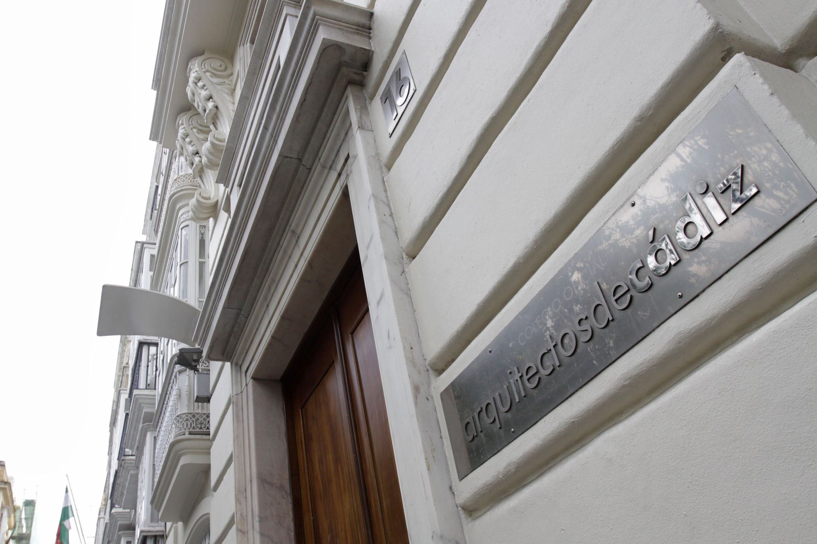 Sede del Colegio Oficial de Arquitectos en la Plaza de Mina.