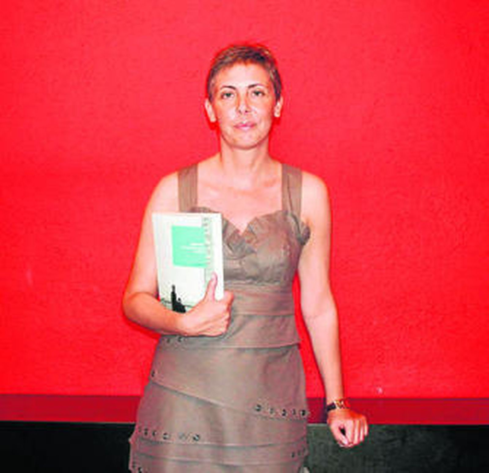 Ana Melendo, con su libro.