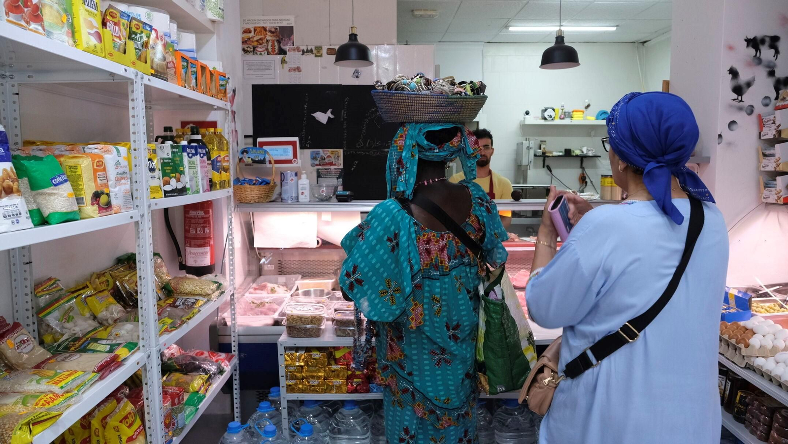 Interior de una carnicería Halal.