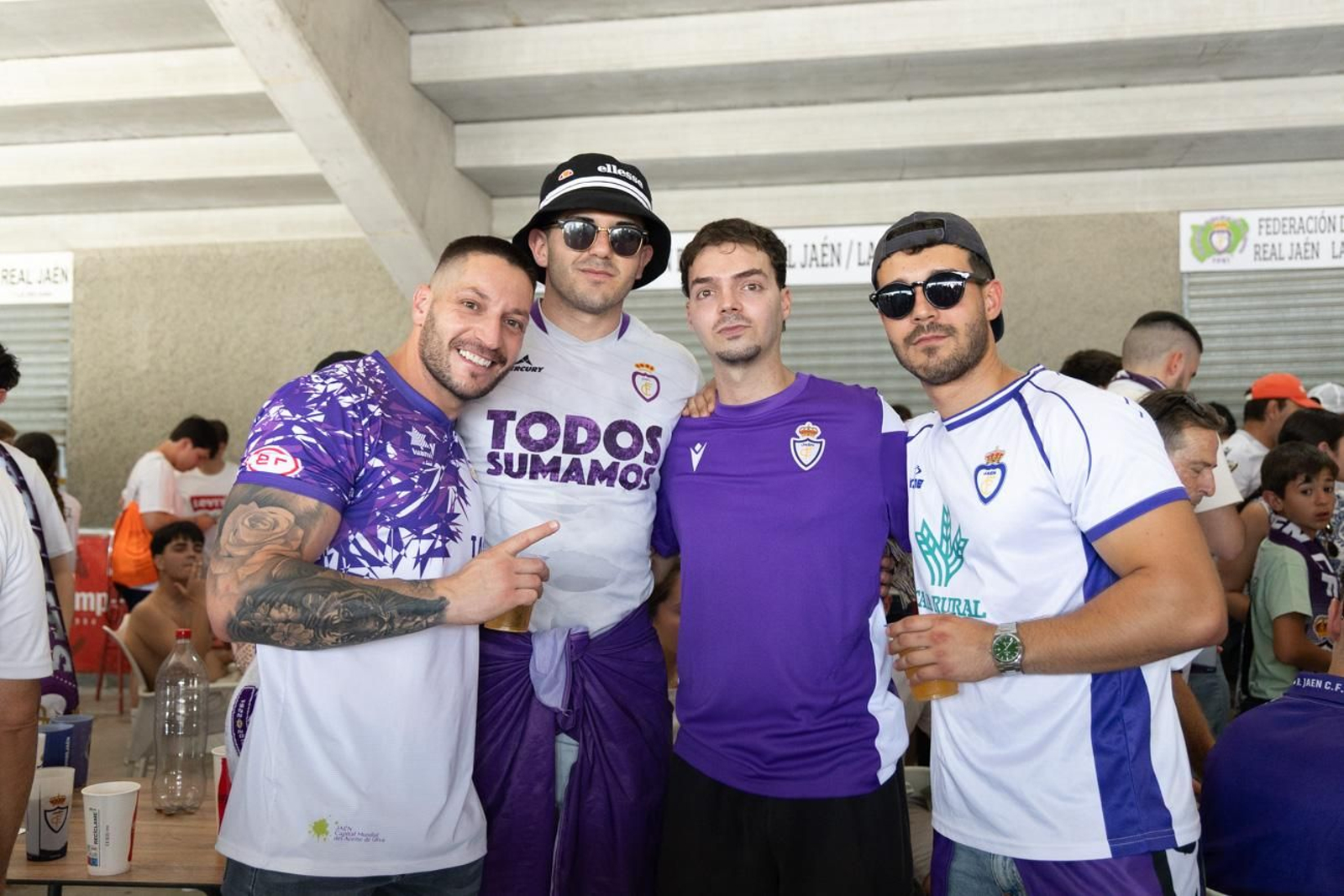 El épico recibimiento de la afición lagarta al Real Jaén, en imágenes