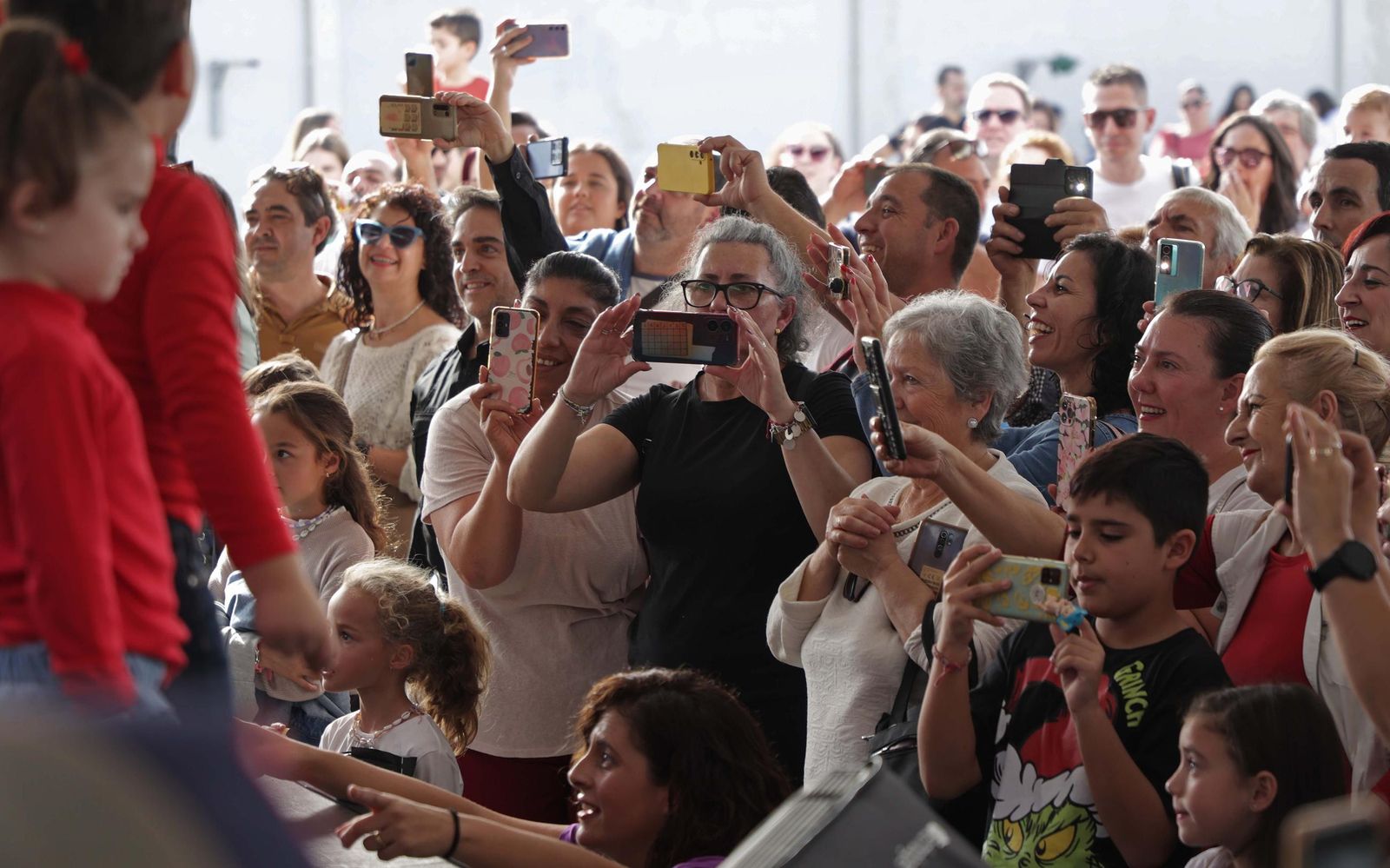 Búscate en las fotos de la Olla de San Isidro en Los Barrios .