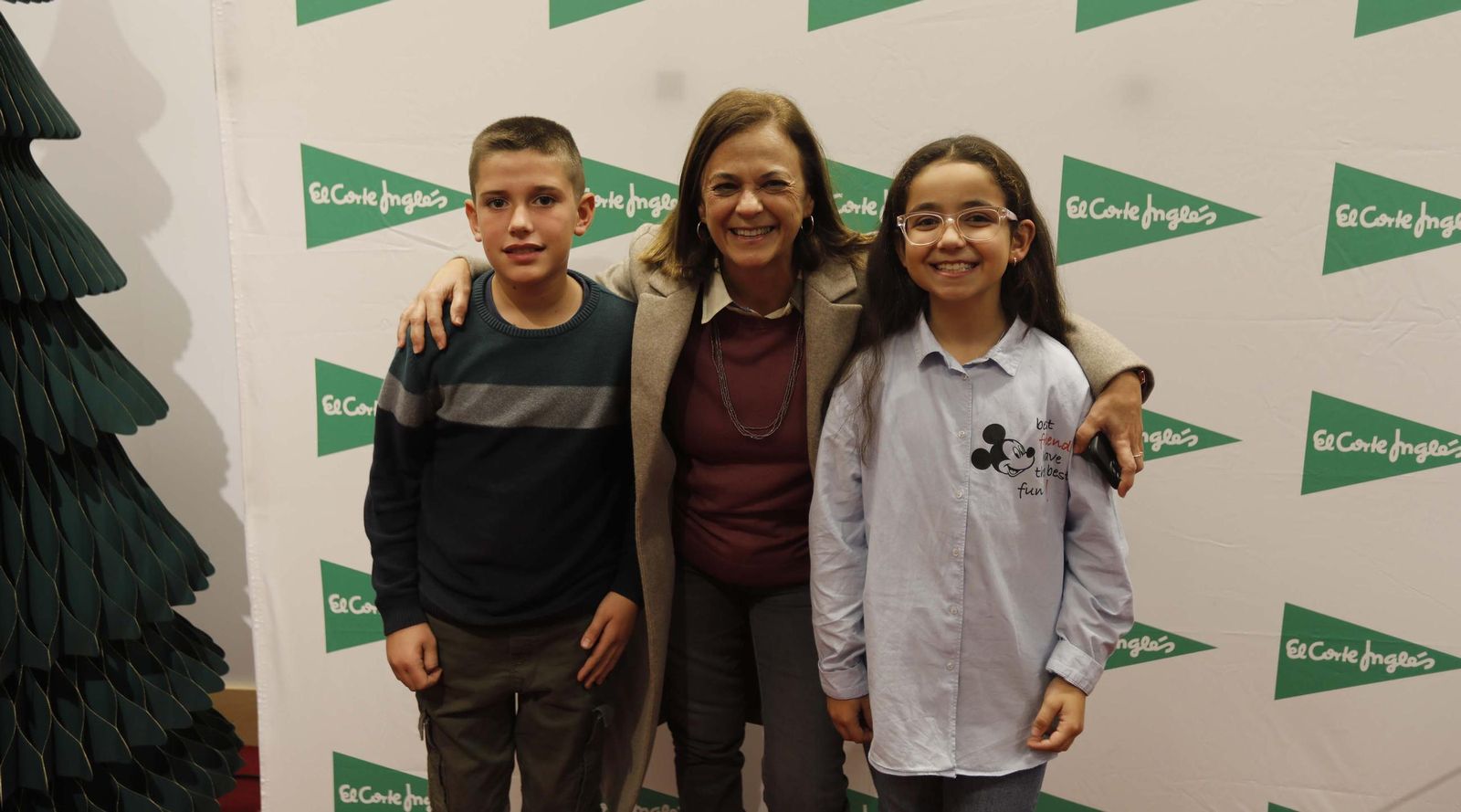 El Corte Inglés de Algeciras entrega los premios del concurso Dibuja y Pinta la Navidad