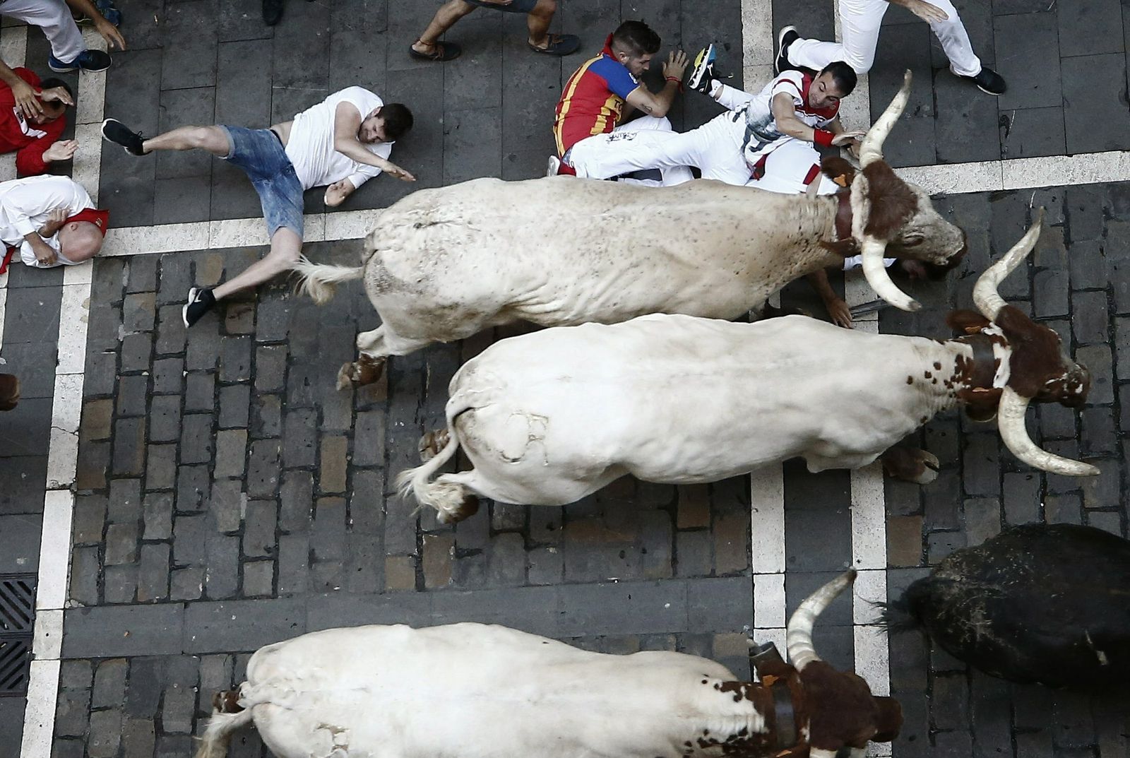 Las imágenes del sexto encierro de San Fermín 2019