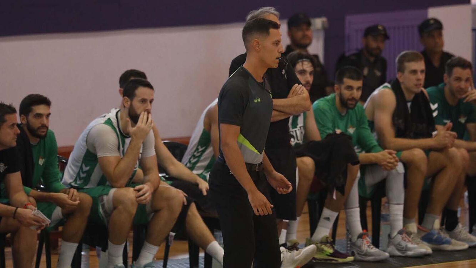 Las fotos de Real Betis - Fundación Granada en la Línea