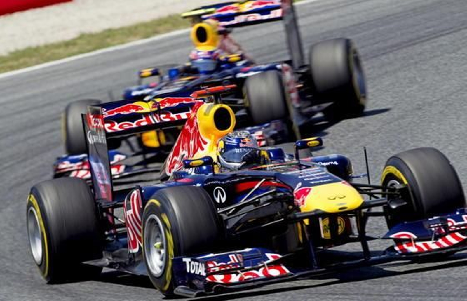 Vettel vuelve a ganar en Montmeló. Alonso acaba quinto.

Foto: EFE