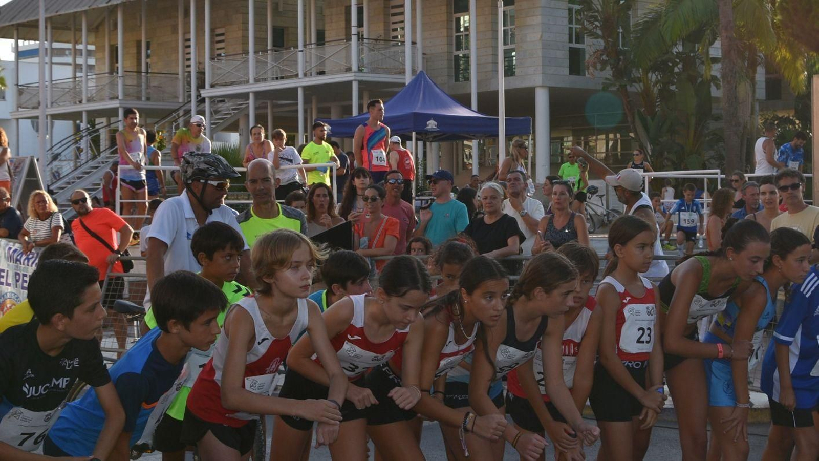 Participantes en la línea de salida.