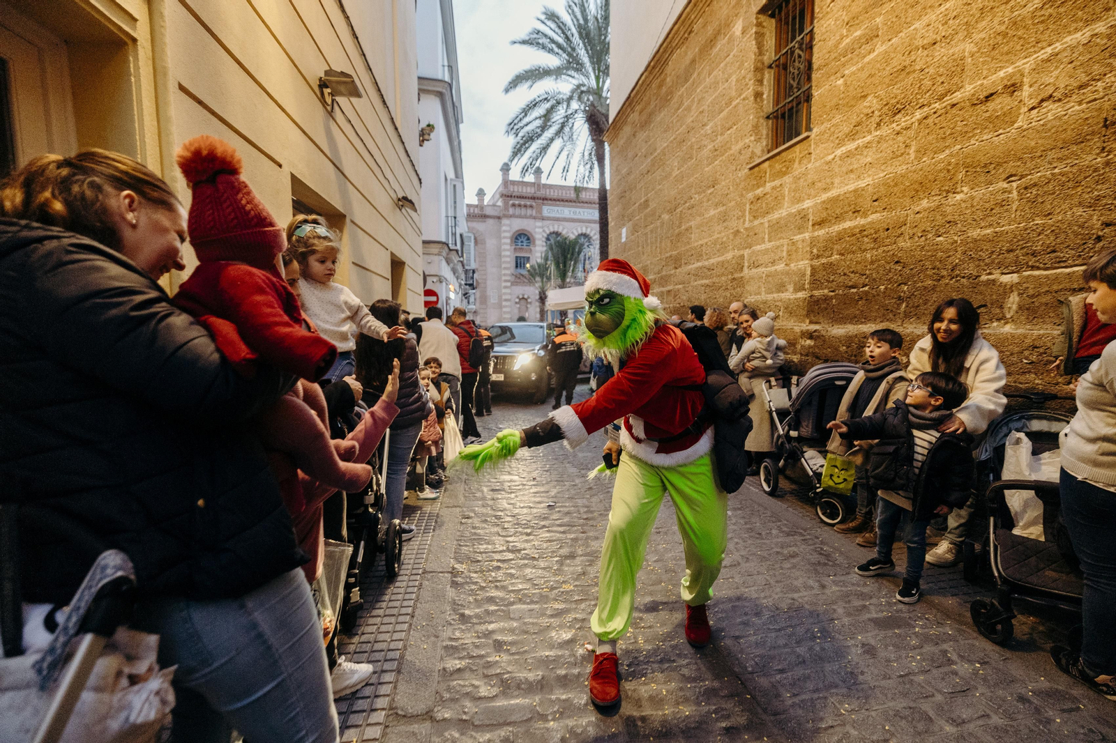 Imágenes de la cabalgata de Reyes del barrio del Mentidero