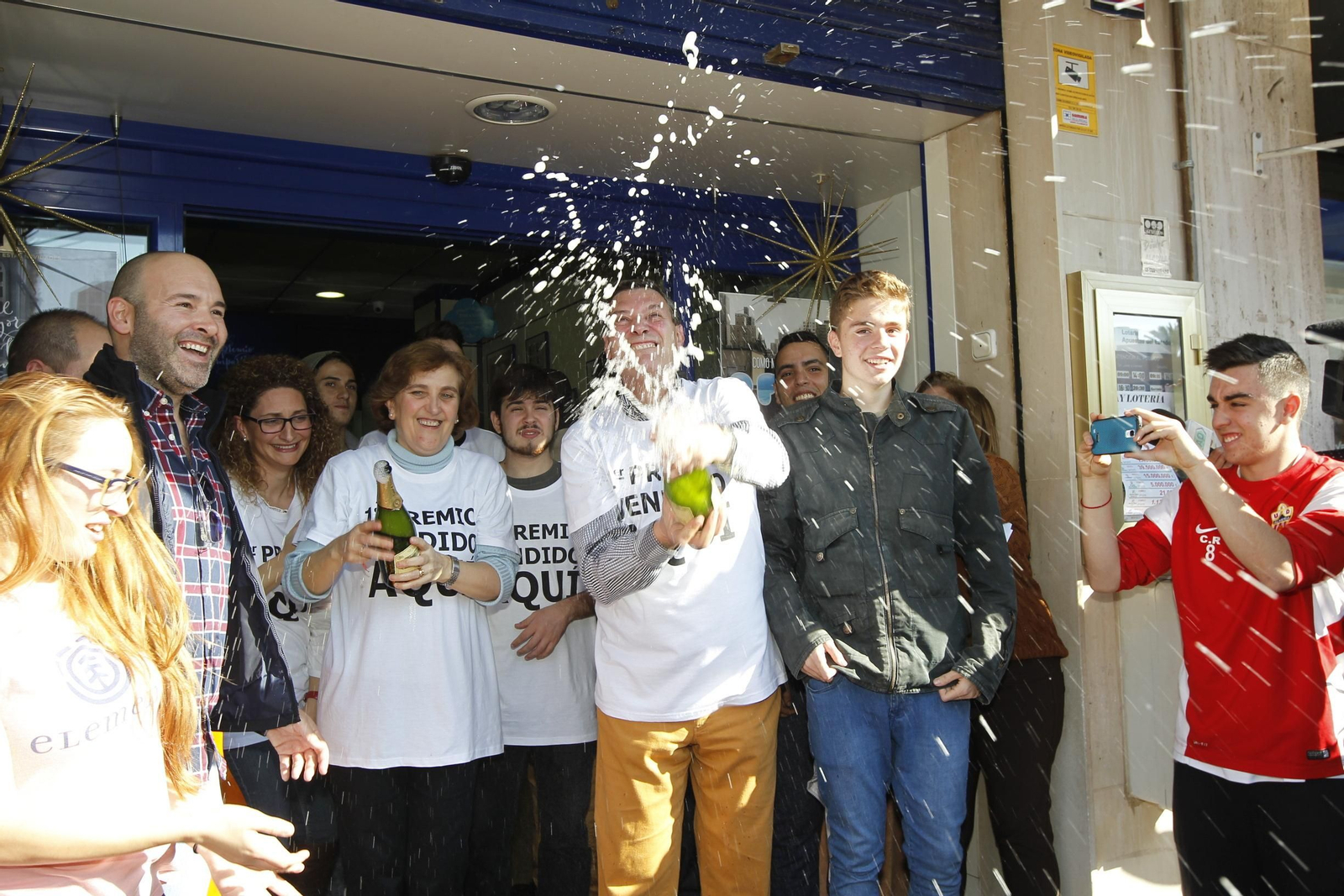 La administración de loterías  de Roquetas  de Mar donde se vendió íntegramente el Gordo en 2015.