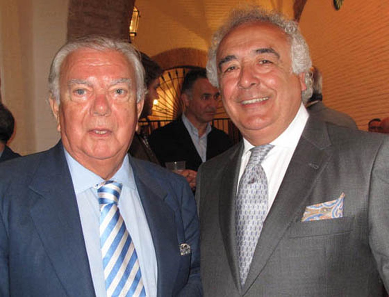 Agustín Martínez Bueno, dueño de Ercilla Hoteles (Bilbao) y Antonio Romero Monge, componente de Los del Río.

Foto: Victoria Ramírez