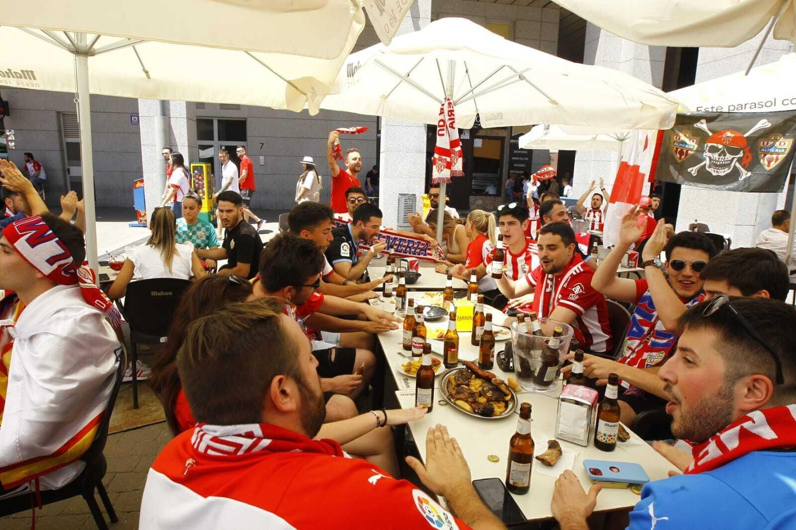 Imágenes de la afición del Almería en Leganés