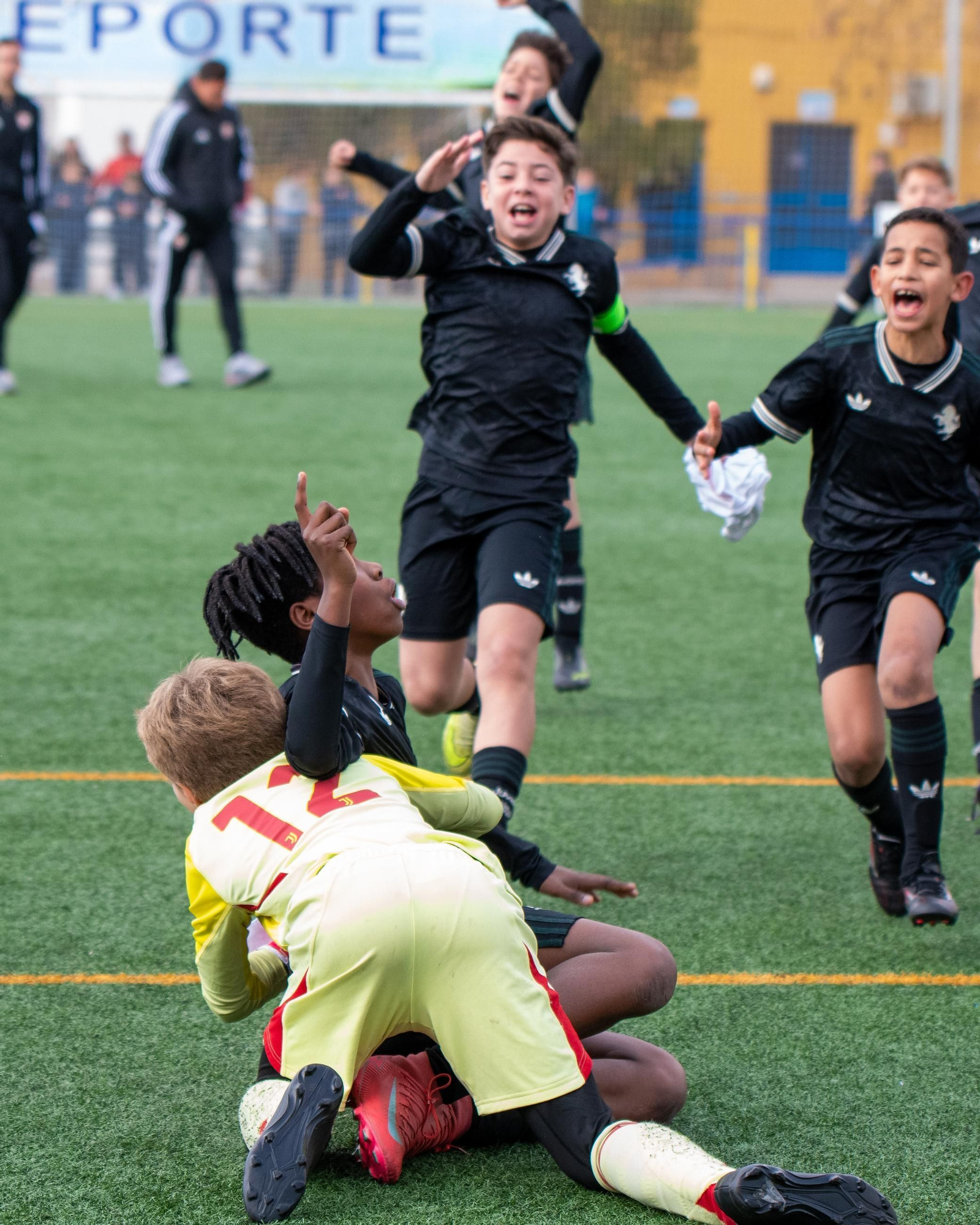 En imágenes: el RCD Espanyol, campeón del IV Torneo Internacional de Fútbol Alevín 'Ciudad de Linares'