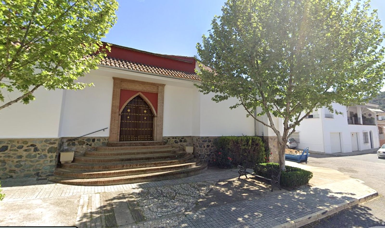 Una encantadora aldea de Jabugo que guarda una locomotora en su plaza, una estación de tren y mucha historia