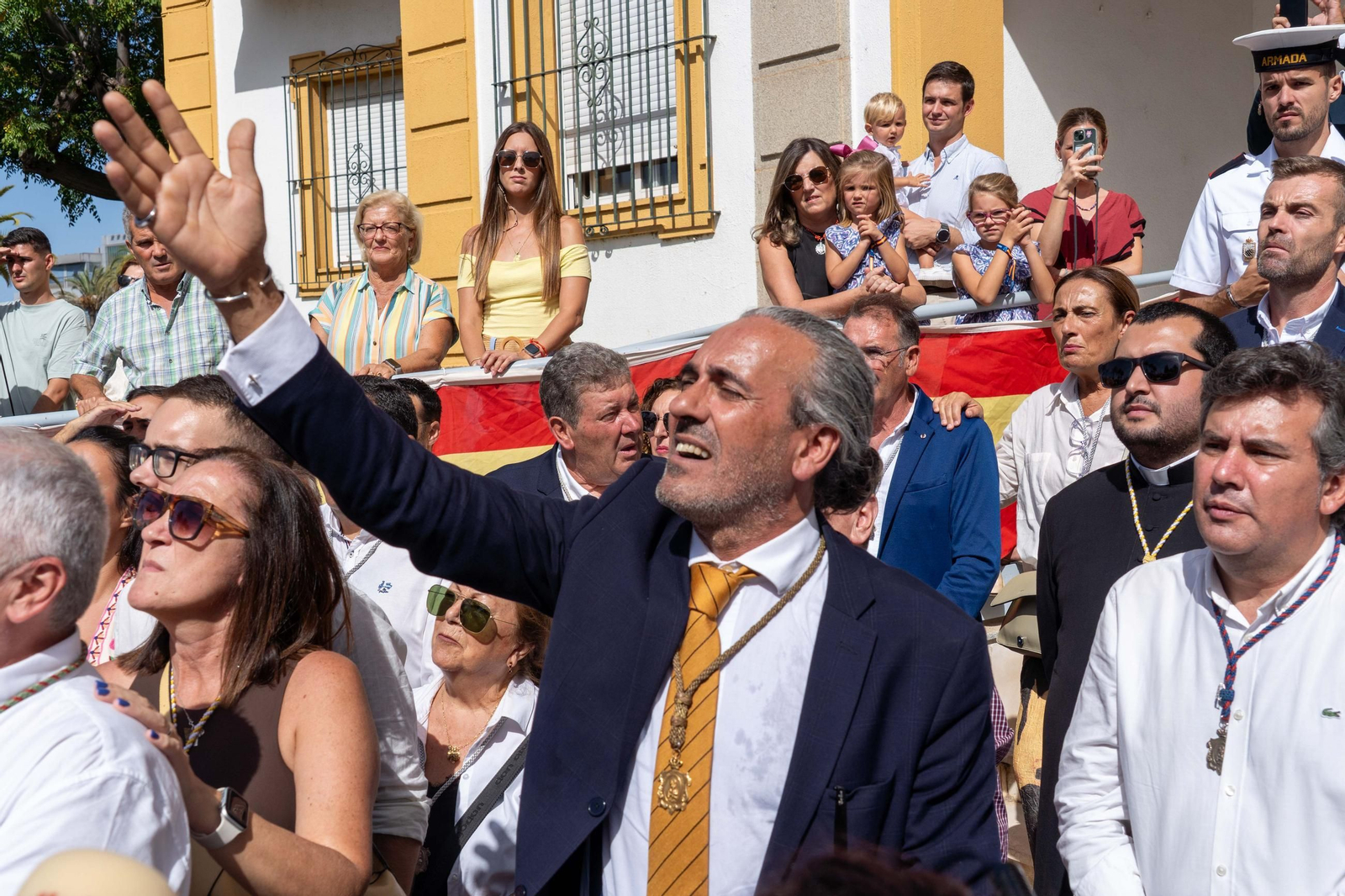 Imágenes del traslado de la Virgen de La Bella hasta el Muelle de Levante este domingo
