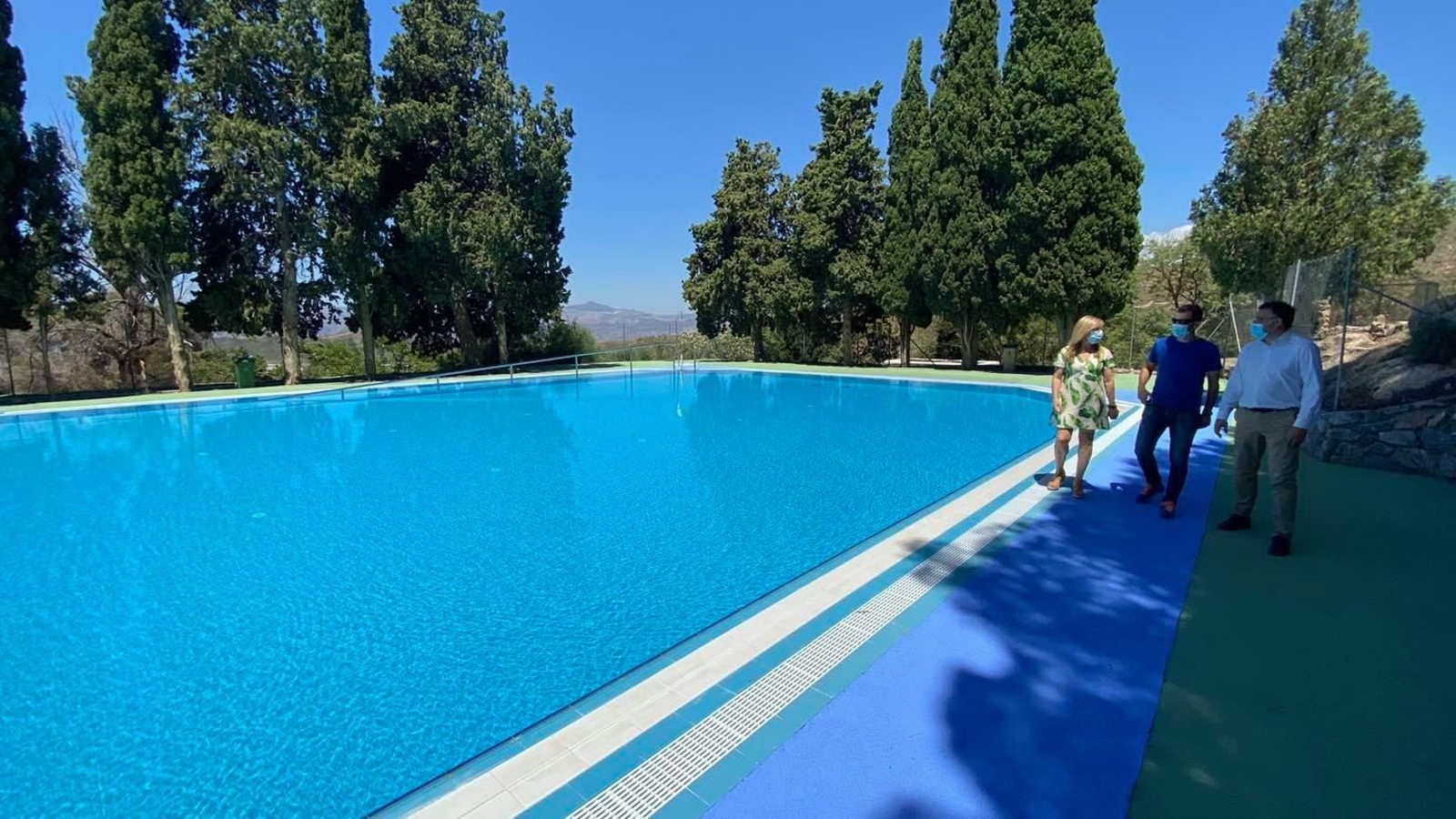 Así luce la renovada piscina de Castala que abre hoy sus puertas.