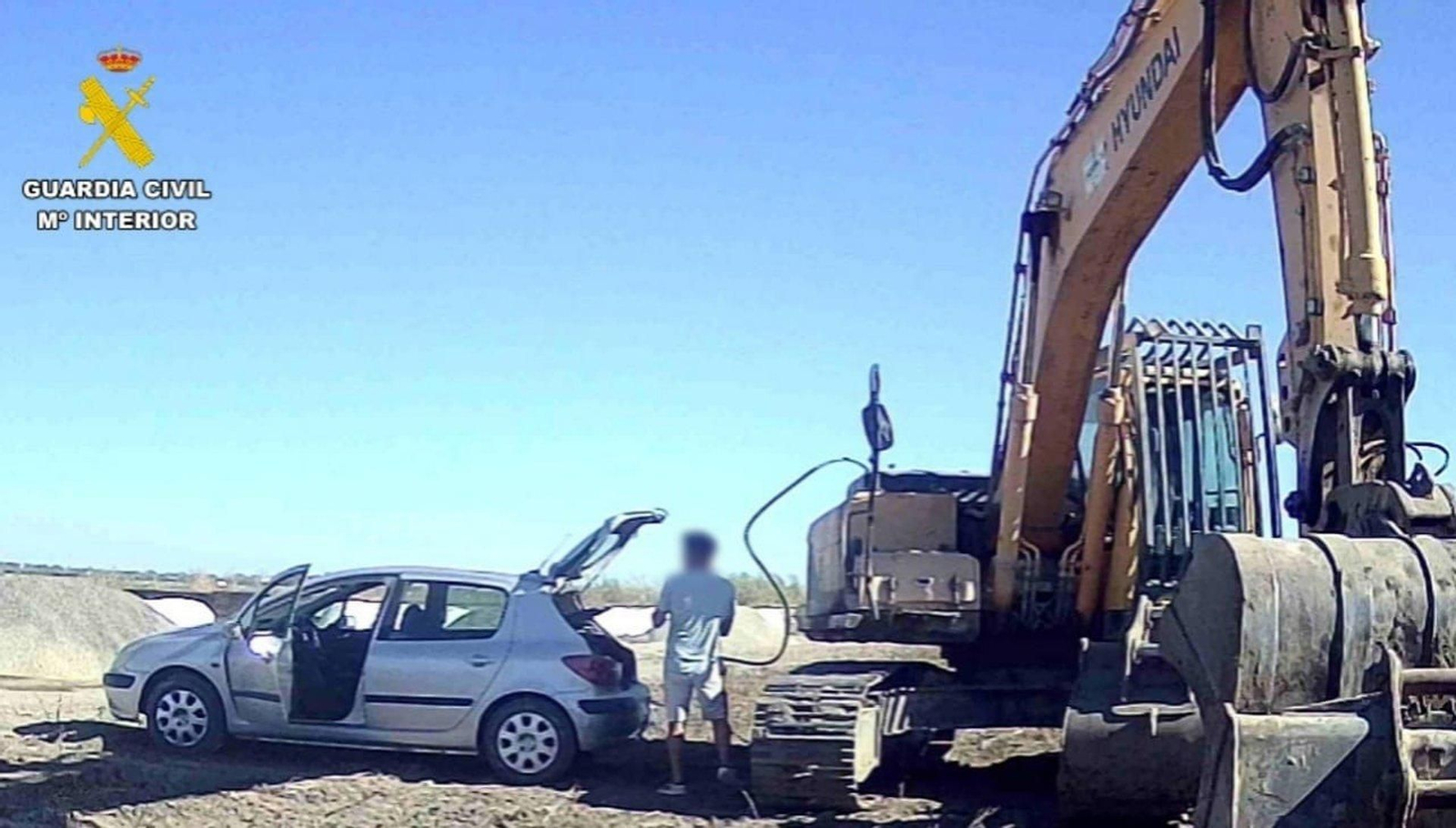 Dos detenidos por robar gasoil y dañar maquinaria en Los Palacios