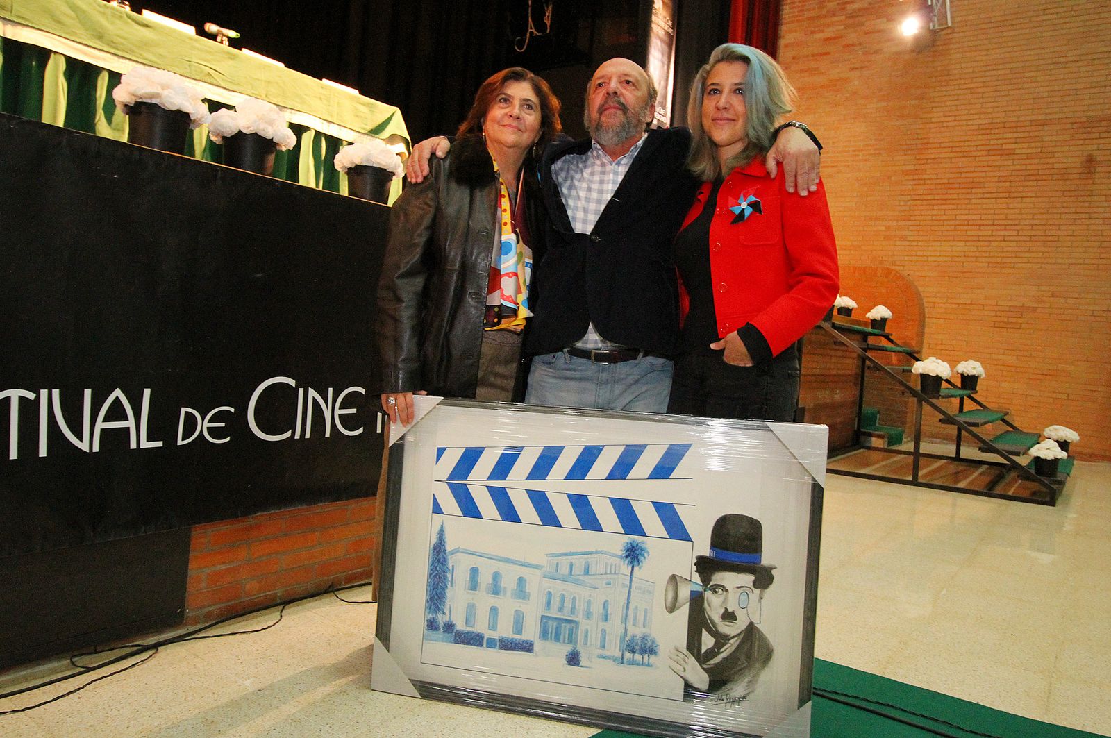 Imágenes de la entrega a Francisco Regueira del Premio Cine y Valores de Huelva Información