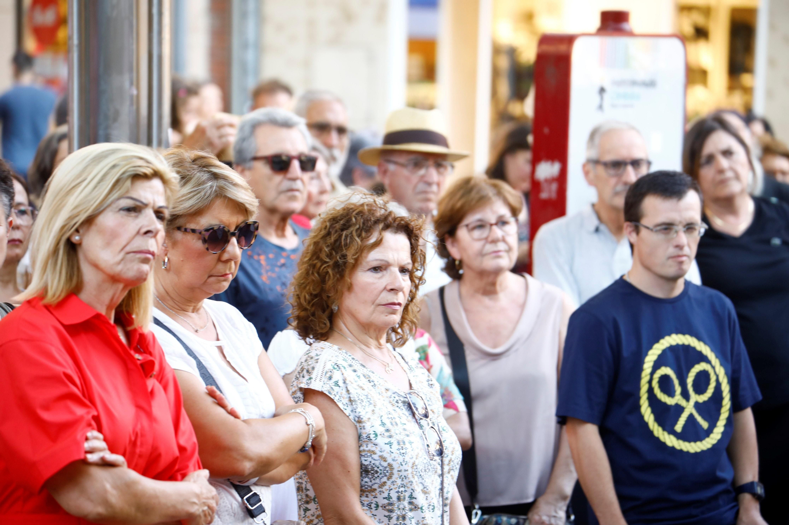 La concentración de Córdoba tras los últimos asesinatos machistas, en imágenes
