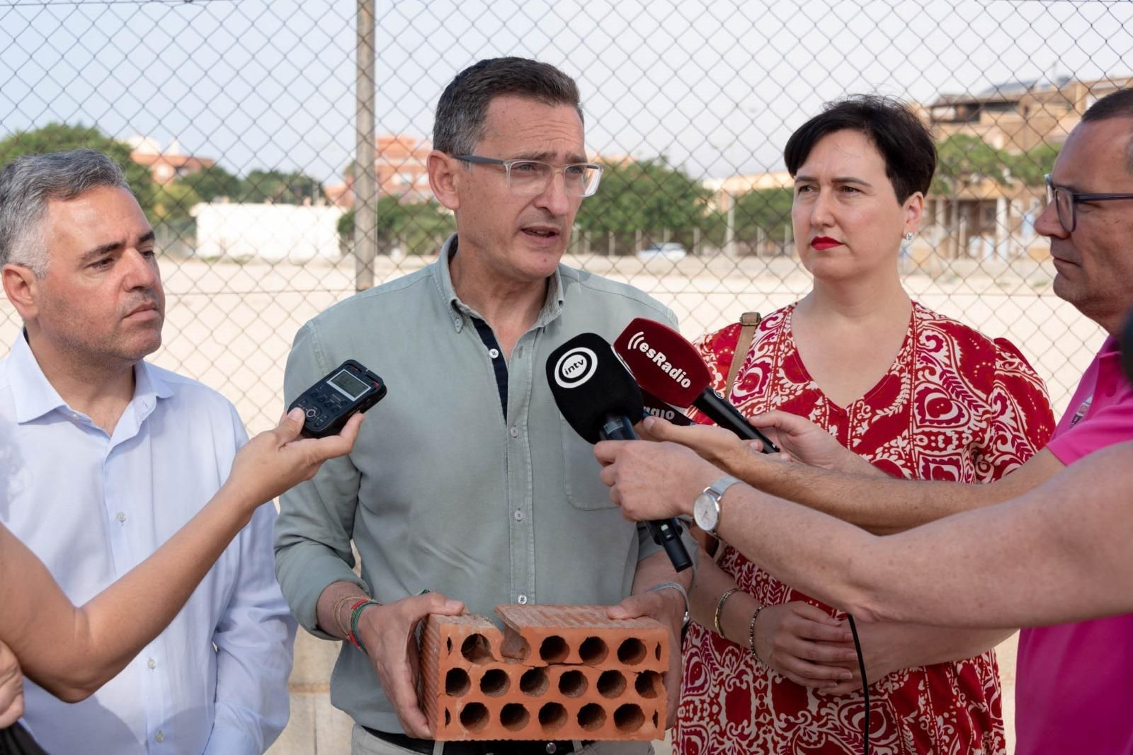 El PSOE denuncia que no se ha puesto ni un ladrillo de los centros educativos planificados en Almería El PSOE denuncia que no se ha puesto ni un ladrillo de los centros educativos planificados en Almería