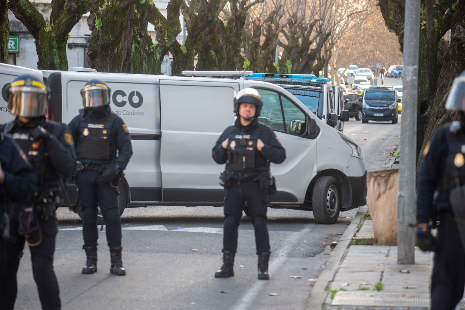 El despliegue policial en Sector Sur tras el apuñalamiento de un hombre, en imágenes