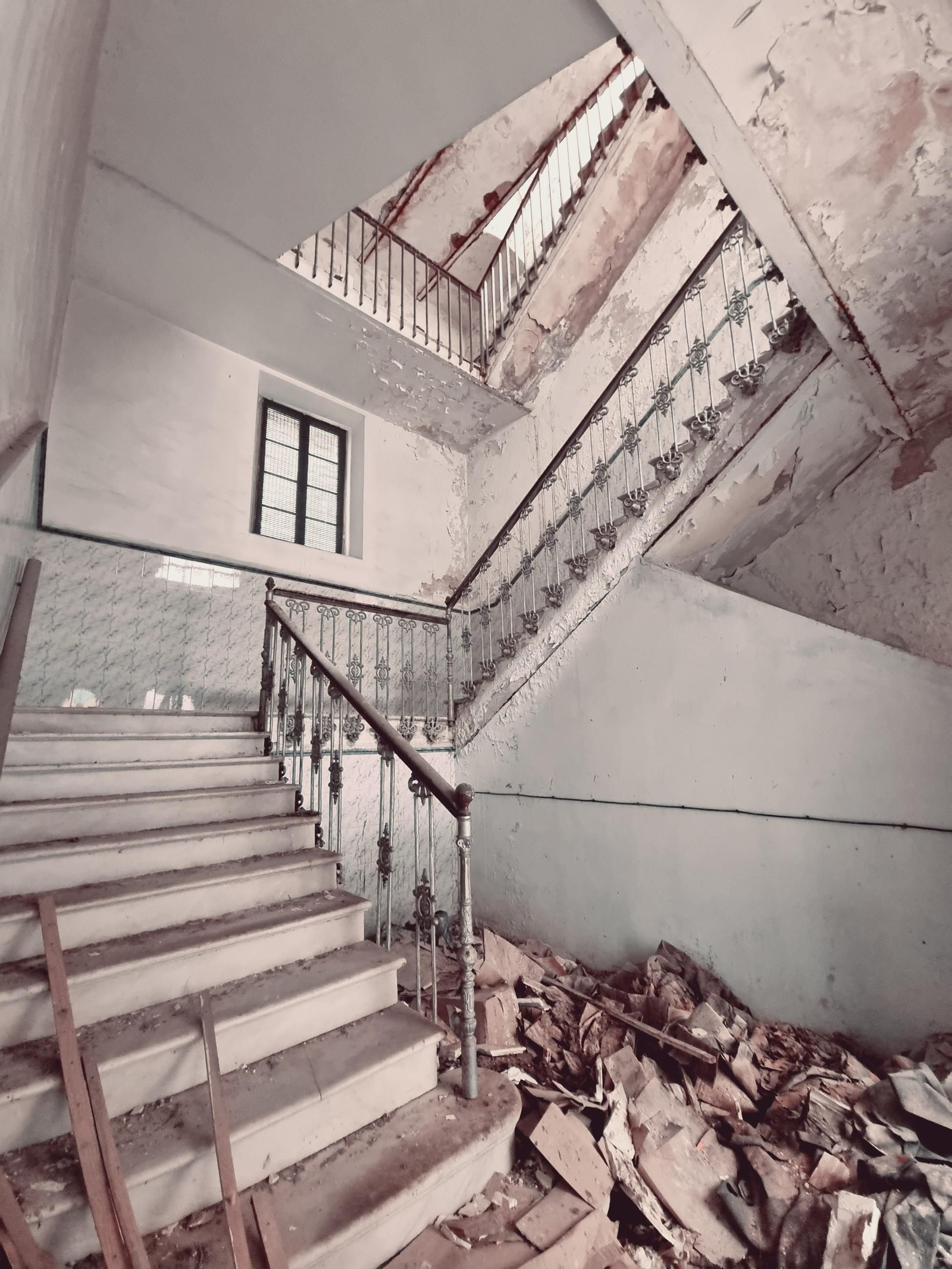 Fotos del ruinoso estado del asilo San José en Algeciras