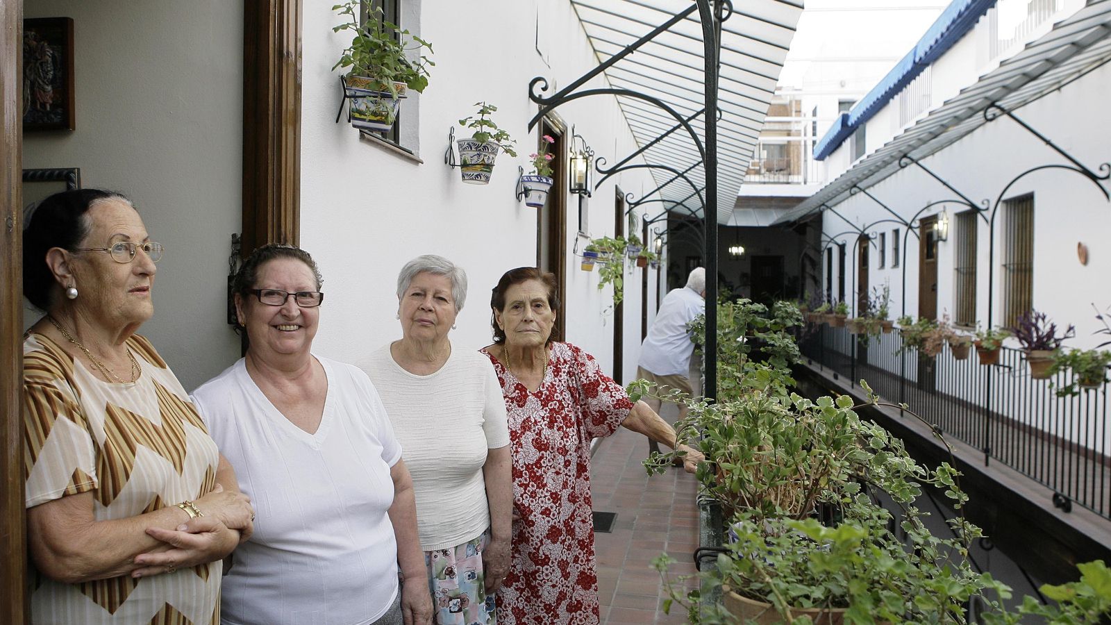 Foto de archivo de vecinos en el Corral de Herrera.