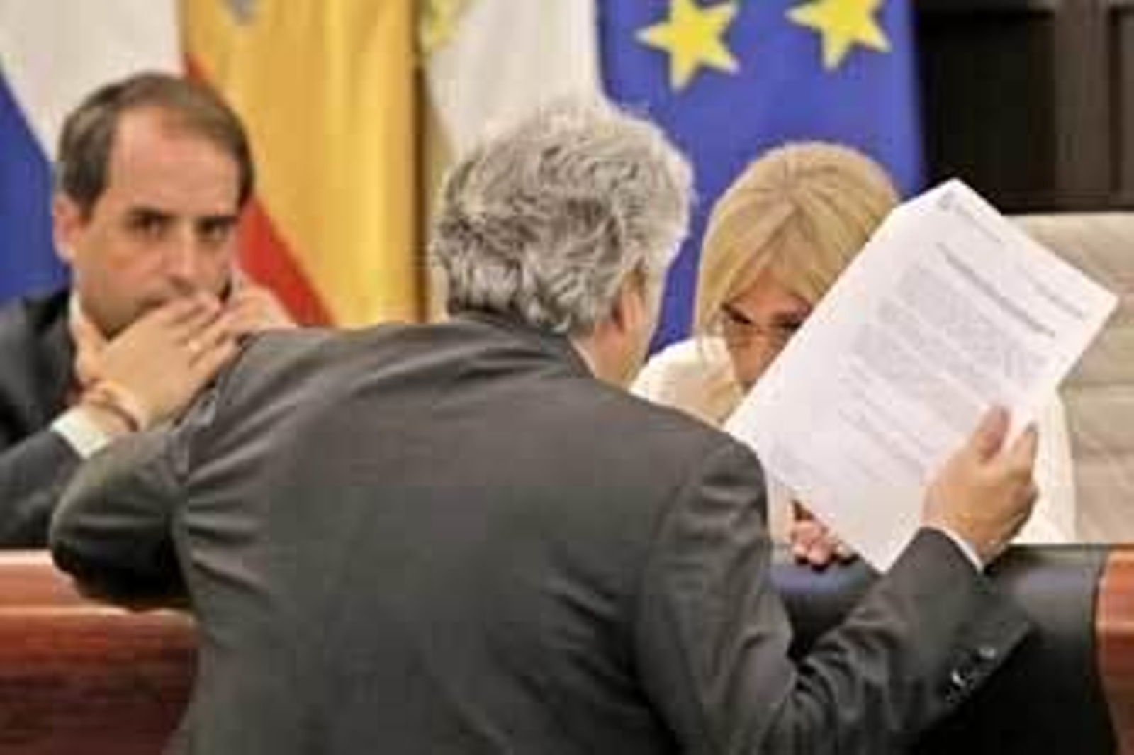 Un pleno de churros y botellón