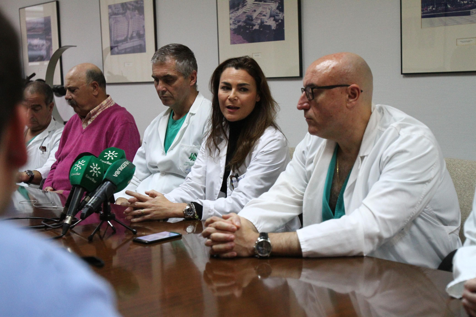 El Hospital Juan Ramón Jiménez implanta los dos primeros marcapasos sin cable en pacientes onubenses