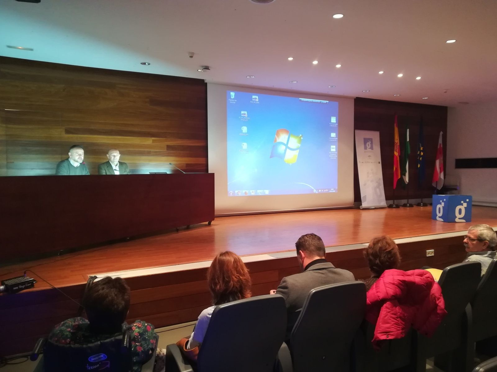 Los centros Guadalinfo amplían la difusión del servicio multicanal de Salud Responde