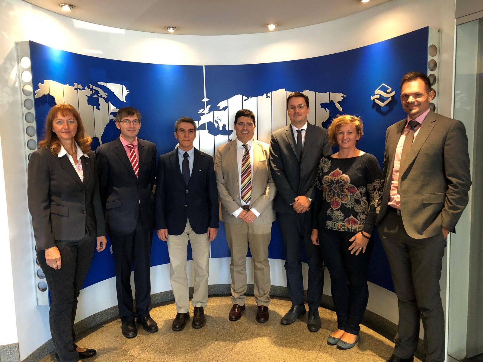 La delegación onubense con los representantes del puerto esloveno de Koper.