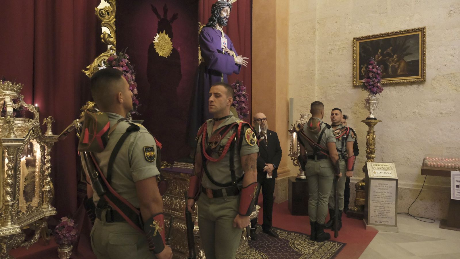 El besapiés del Cristo de Medinaceli en imágenes