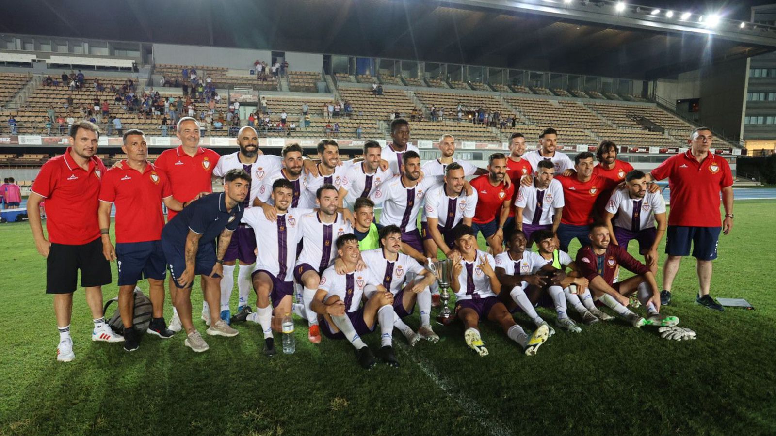 Imágenes del VII Trofeo Rafa Verdú entre el Xerez CD y el Real Jaén en Chapín