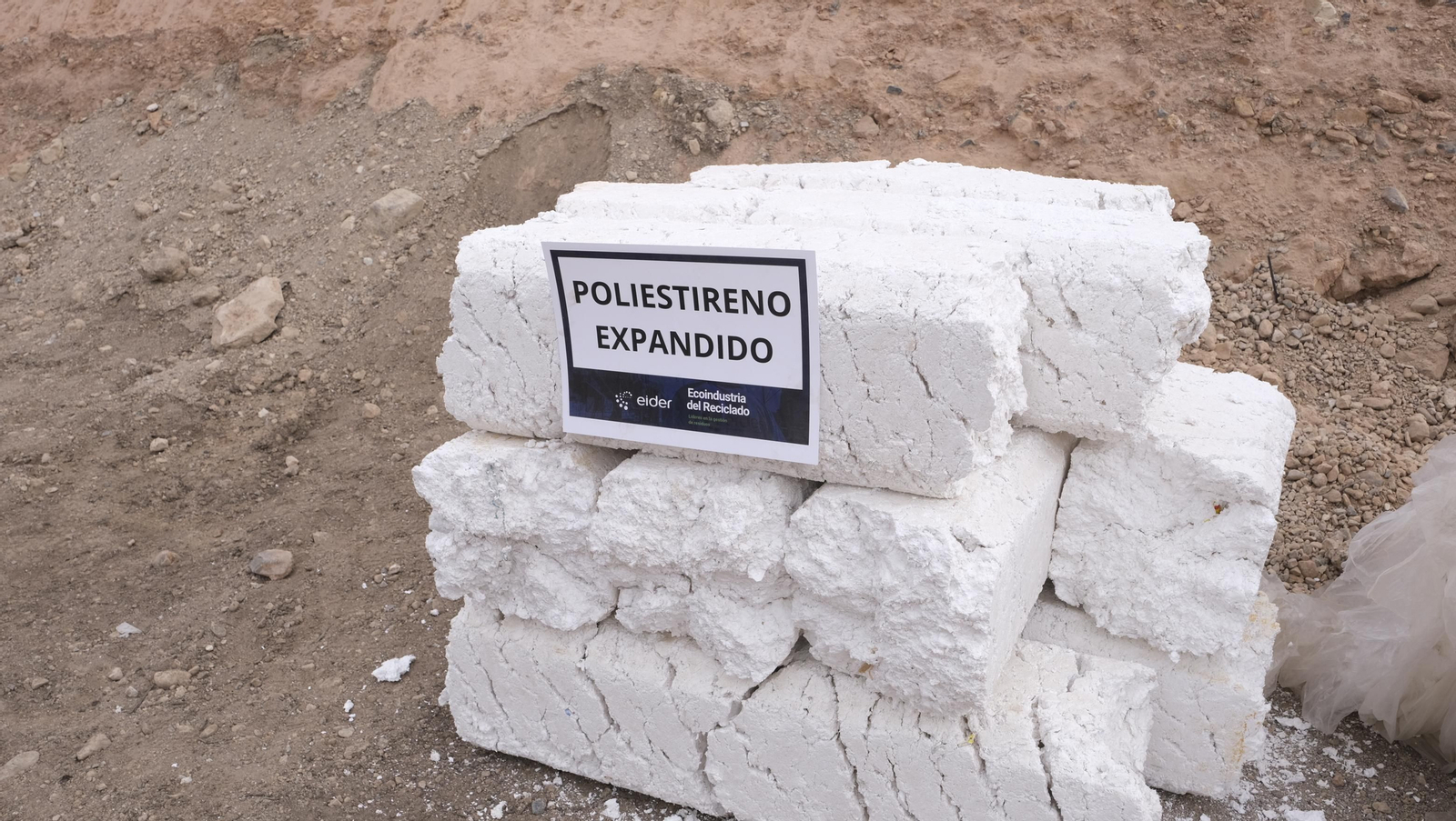 Imágenes de la inauguración de la planta de reciclado de residuos, en Gádor
