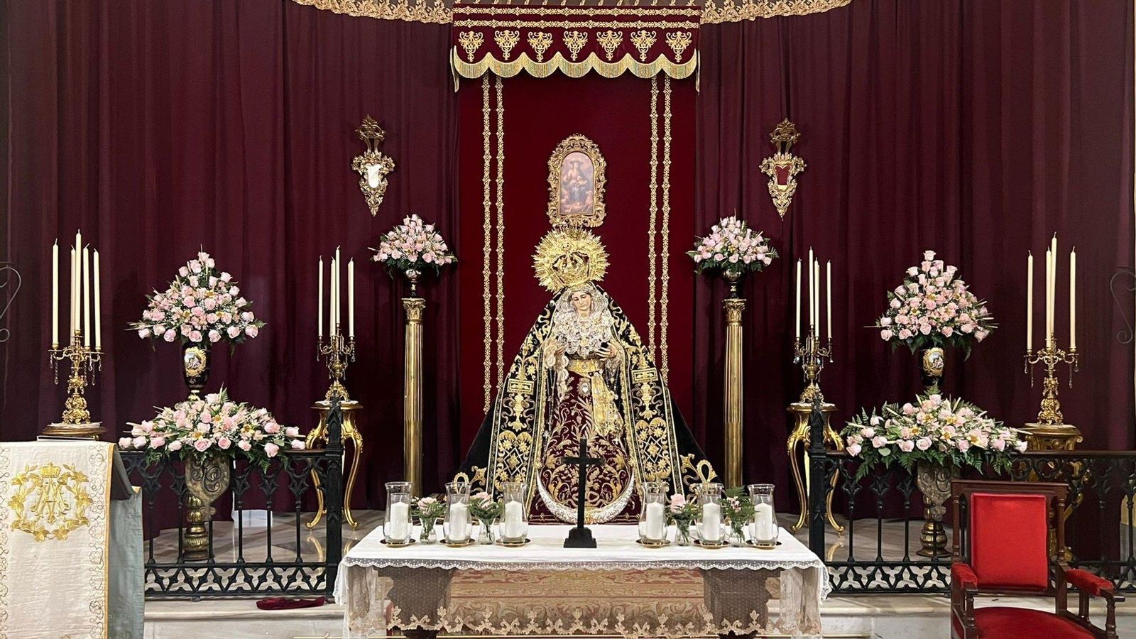 Altar de cultos dispuesto por la cofradía del Prendimiento para el triduo a la Virgen del Patrocinio.