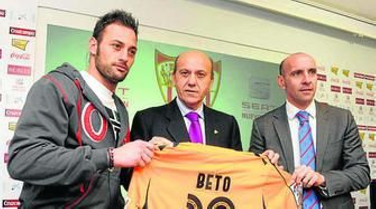 Del Nido, en su comparecencia de ayer al lado de Monchi.